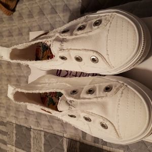 Blowfish Aussie white smoked sneakers size 6.5